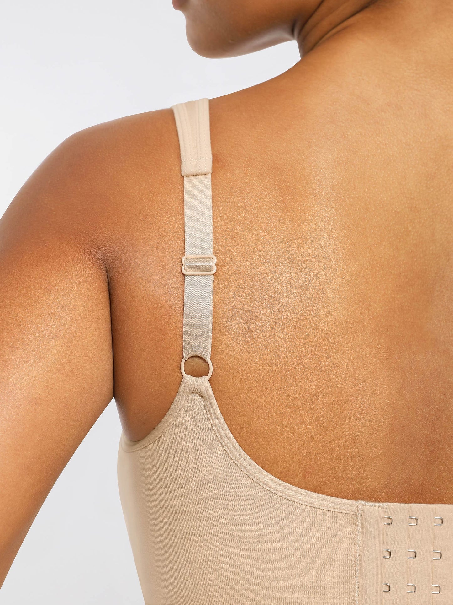 Willluxe Seamless Comfort Bra with Smoothing Support and Adjustable Straps