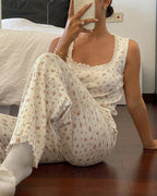 Willluxe® DreamWear – White Floral Short-Sleeve Pajama Set with Long Pants🤍