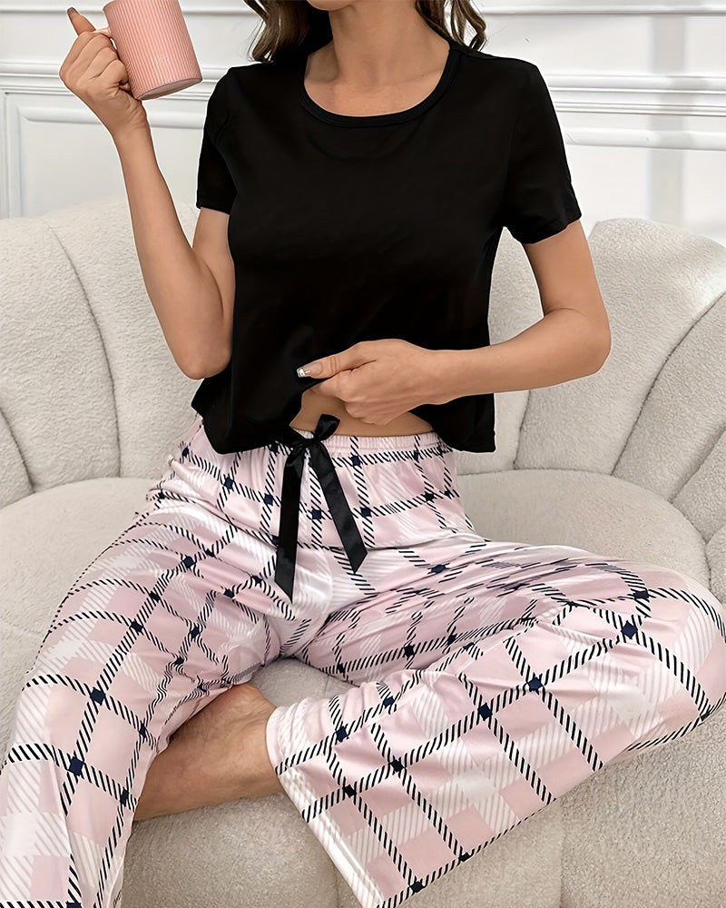 Willluxe® CozyWear – Black Short-Sleeve Pajama Set with Pink Striped Pants