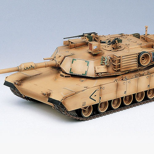 13202 1/35 M1A1 Abrams Iraq 2003 Plastic Model Kit with Australian Decals