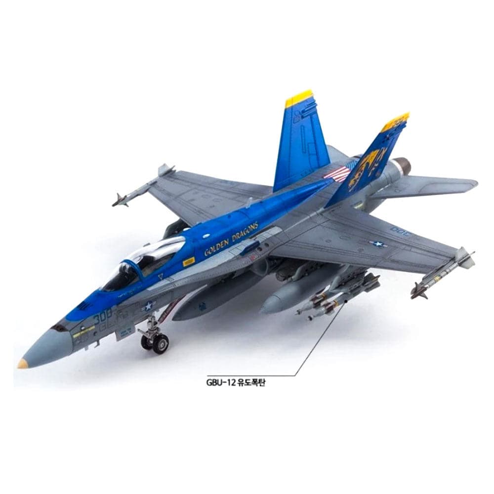12564 1/72 USN F/A18C VFA192 Golden Dragons Plastic Model Kit