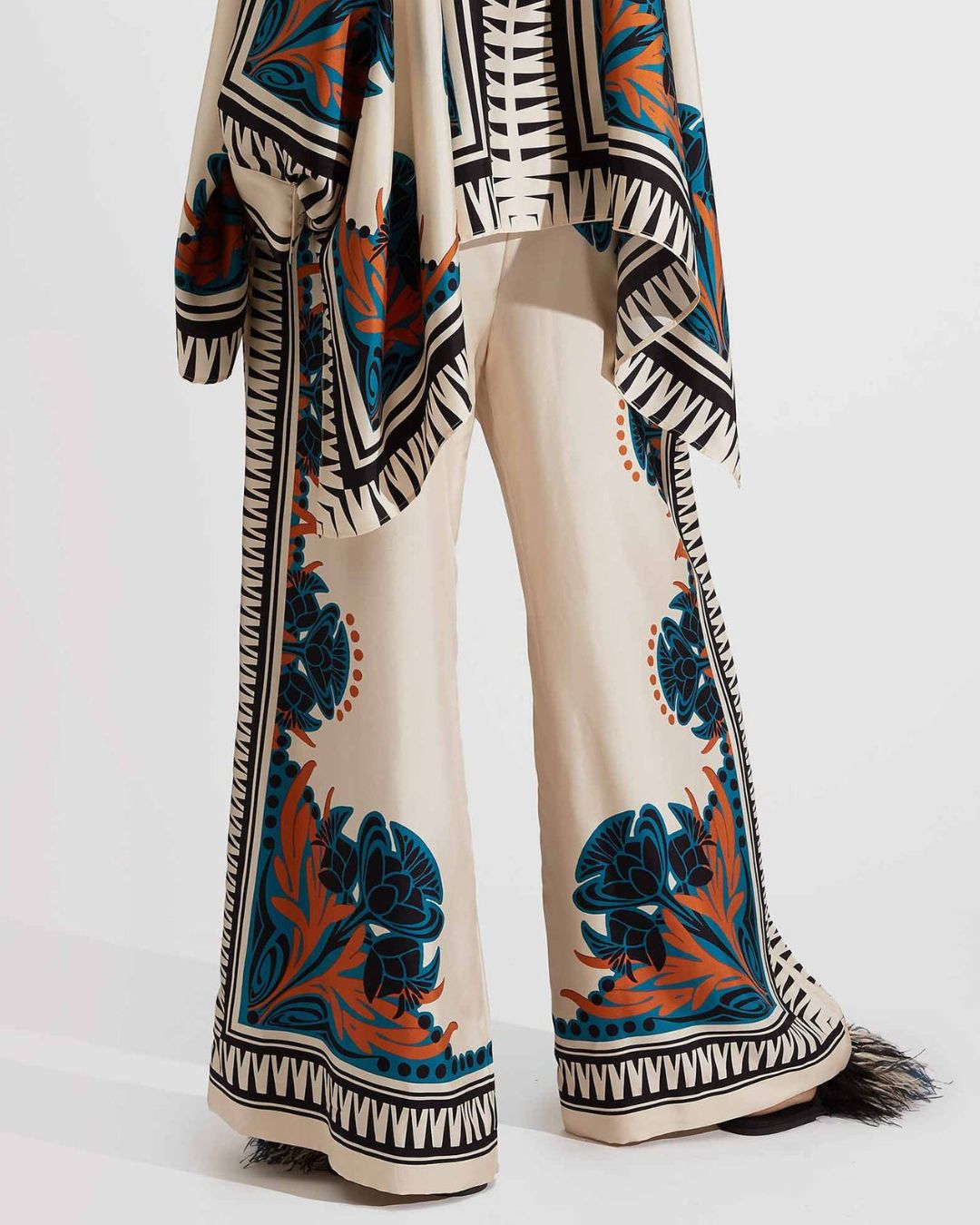 Willluxe® Ivory and Teal Printed Elegant Flowy Caftan Set