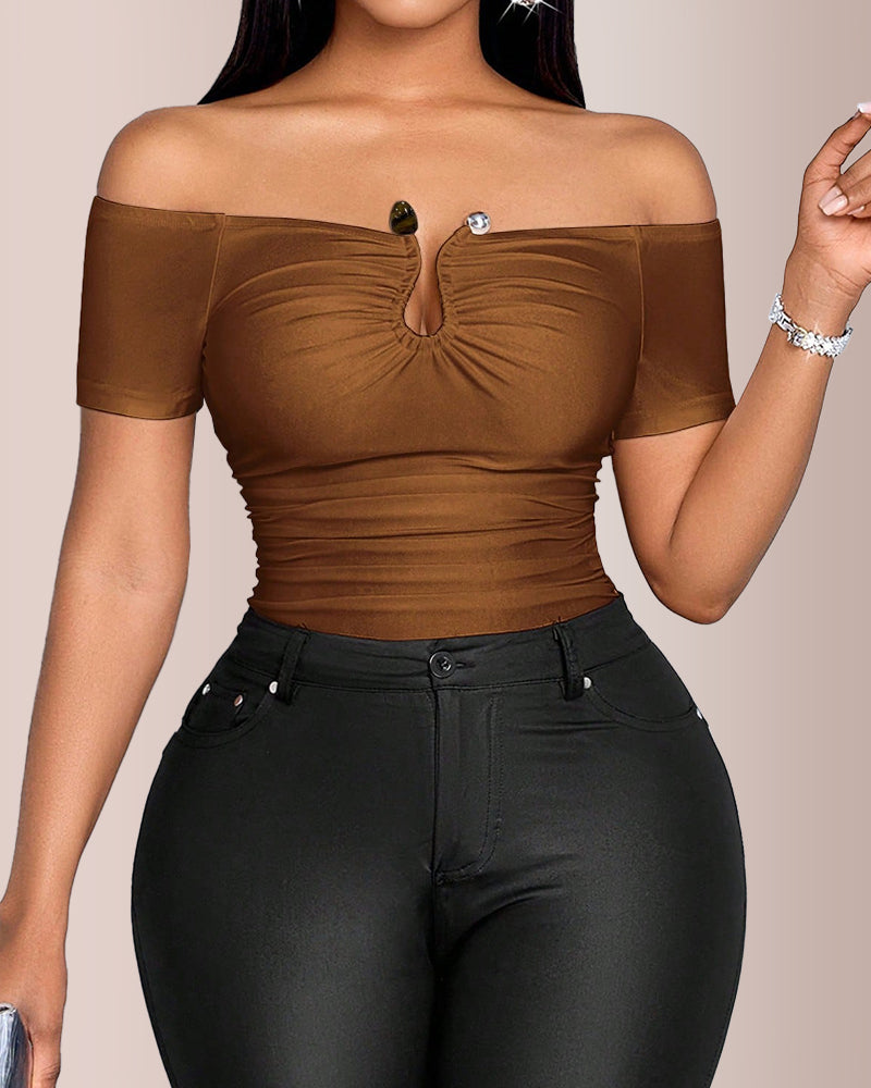 Willluxe® Off-Shoulder Metal Hardware Ruched Slim Fit T-Shirt