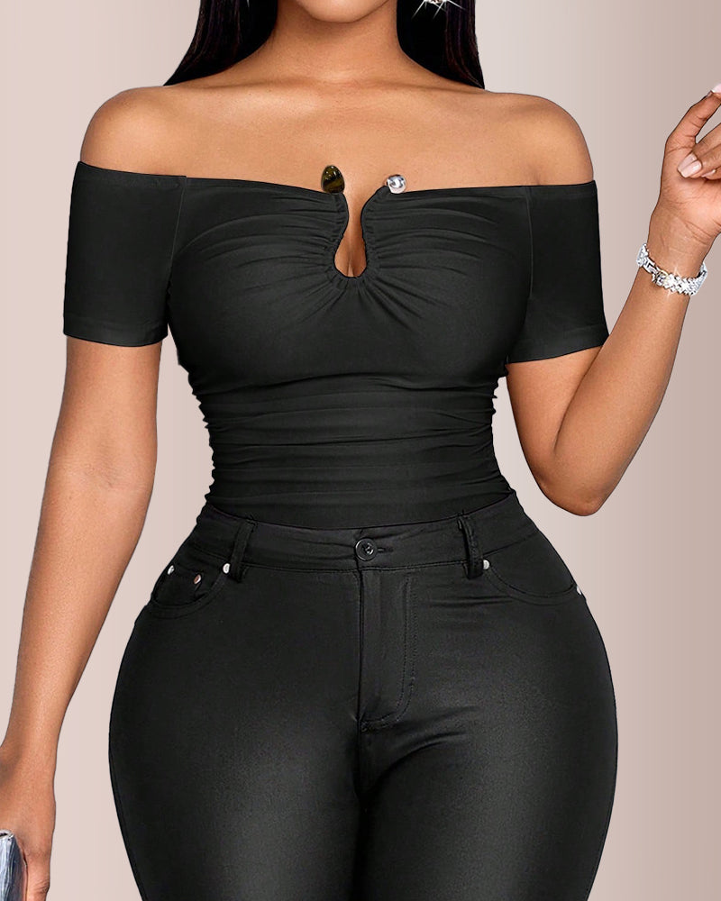Willluxe® Off-Shoulder Metal Hardware Ruched Slim Fit T-Shirt
