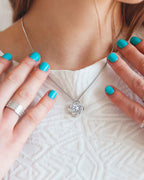 Willluxe® Light Luxury Hollow Four-Leaf Clover Necklace