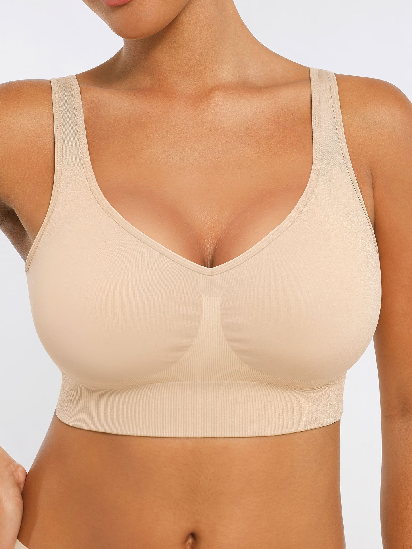 Willluxe Seamless Comfort Bra with Smoothing Support and Adjustable Straps