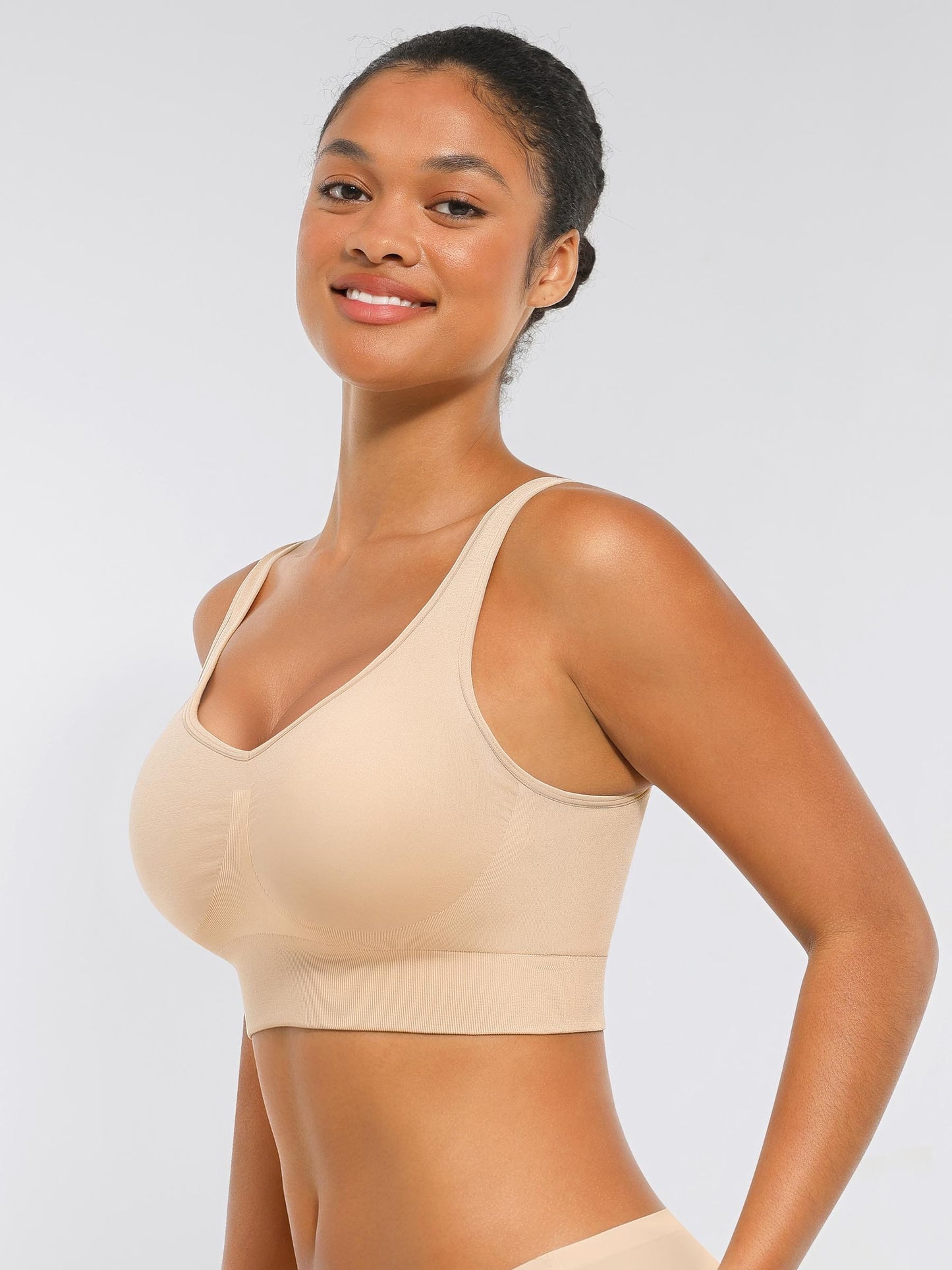 Willluxe Seamless Comfort Bra with Smoothing Support and Adjustable Straps