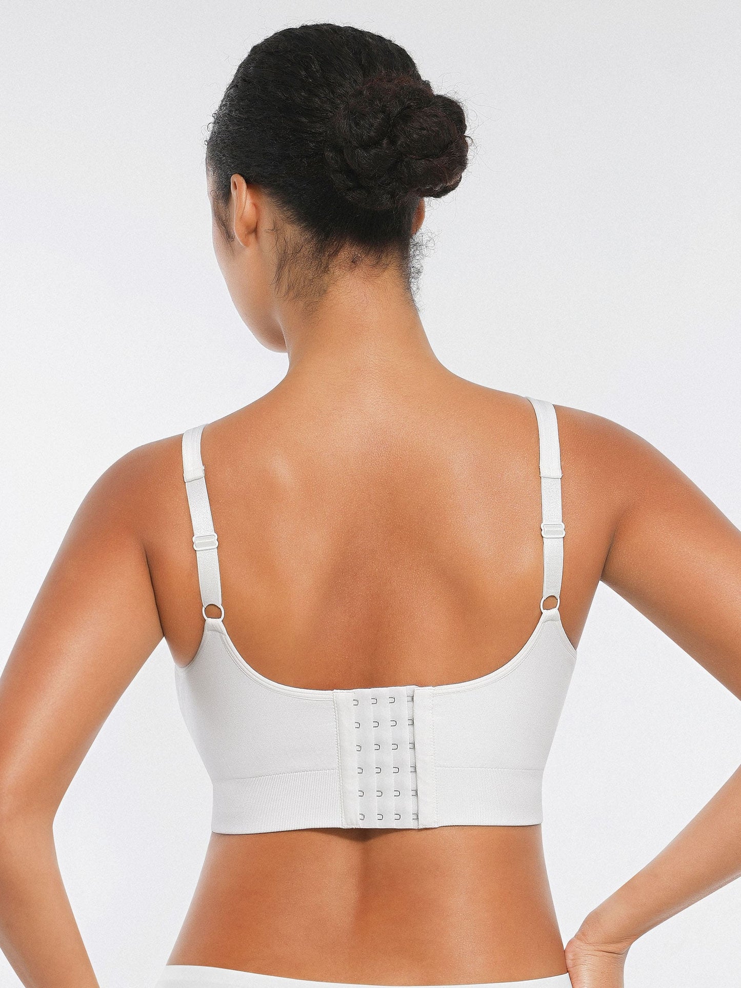 Willluxe Seamless Comfort Bra with Smoothing Support and Adjustable Straps