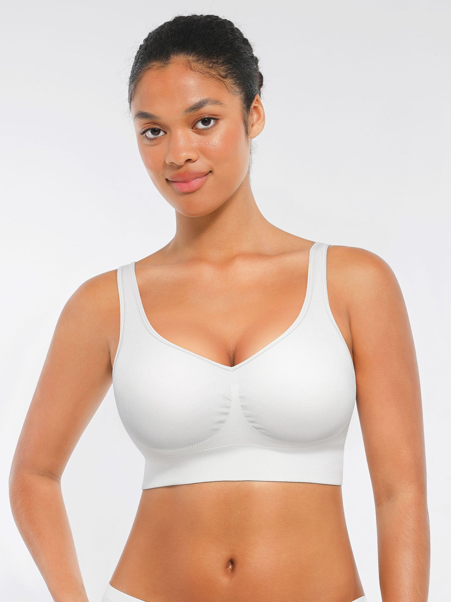 Willluxe Seamless Comfort Bra with Smoothing Support and Adjustable Straps