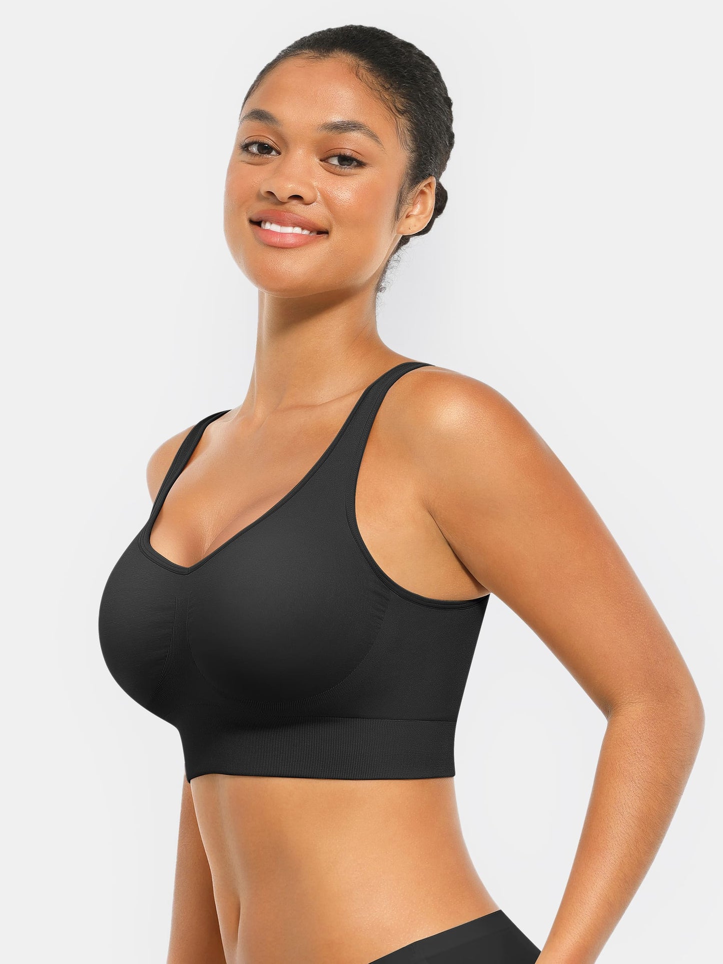 Willluxe Seamless Comfort Bra with Smoothing Support and Adjustable Straps