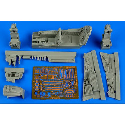 12323 1/48 USN F4J VF102 Diamondbacks Plastic Model Kit